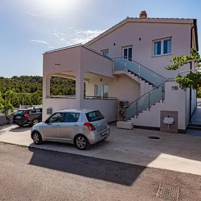 2 Bedroom Amazing Apartment In Bilice