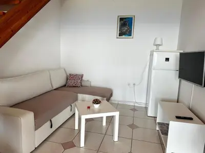 Kuhinja ili čajna kuhinja u objektu Apartment in Murter with sea view, terrace, air conditioning, W-LAN 5026-1