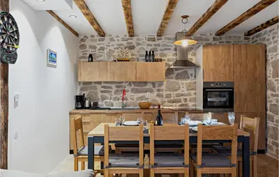 Kuhinja ili čajna kuhinja u objektu Cozy Home In Kaprije With Kitchen