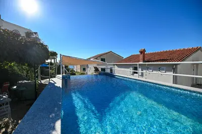 Bazen u objektu Apartments Marić ili u blizini