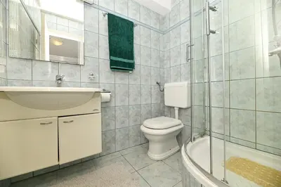 Kupaonica u objektu Apartments Marić