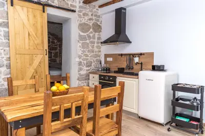 Kuhinja ili čajna kuhinja u objektu Apartmani Španja