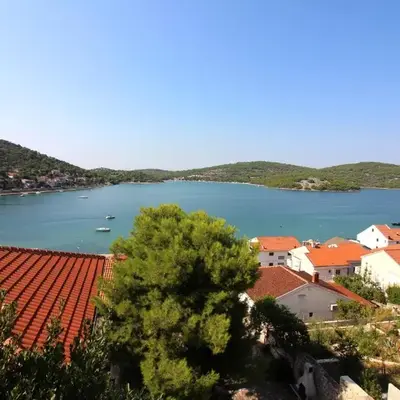 APARTMANI JADRANKA s pogledom na more