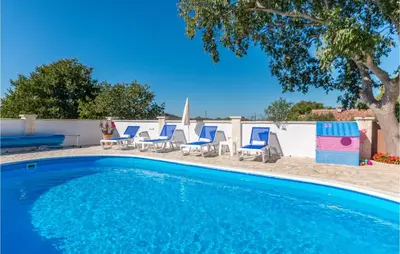Bazen u objektu Nice Home In Stankovci ili u blizini