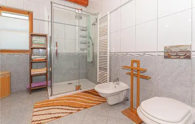 Kupaonica u objektu Beautiful Home In Vodice With Sauna