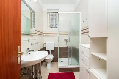 Kupaonica u objektu Apartments Cace