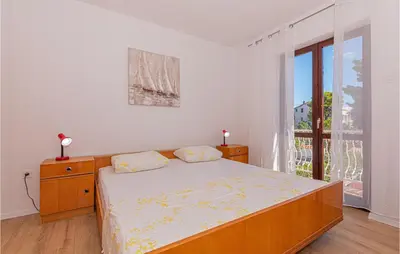 Krevet ili kreveti u jedinici u objektu 3 Bedroom Cozy Apartment In Brodarica