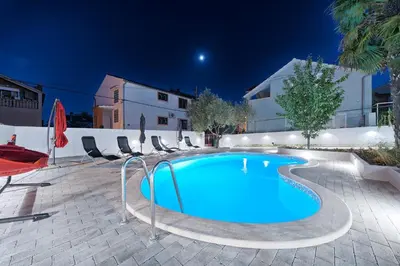 Bazen u objektu Apartments Baldo ili u blizini