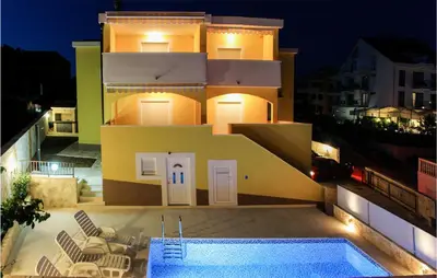 Bazen u objektu Lovely Apartment In Zecevo Rogoznicko ili u blizini