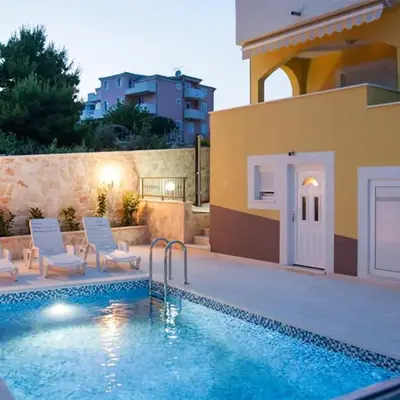 Lovely Apartment In Zecevo Rogoznicko