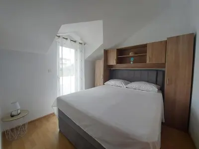 Krevet ili kreveti u jedinici u objektu Apartment in Tribunj with sea view, balcony, air conditioning, W-LAN 5034-2