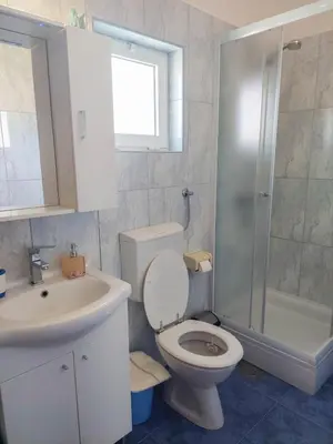 Kupaonica u objektu Ferienwohnung in Tribunj mit Meerblick, Balkon, Klimaanlage, W-LAN 5034-3