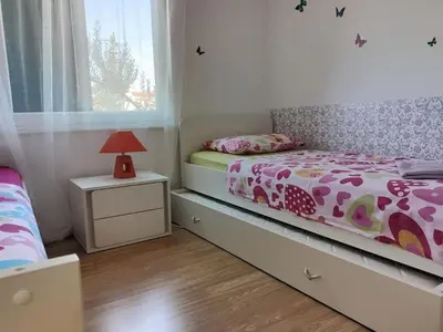 Krevet ili kreveti u jedinici u objektu Holiday apartment in Tribunj with balcony, air conditioning, WiFi, washing machine 5040-1