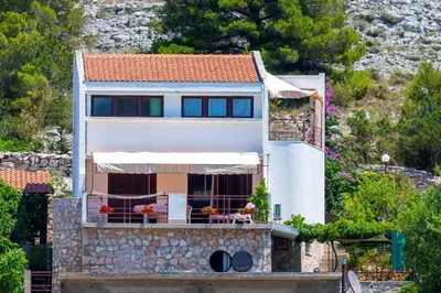 Zgrada u kojoj se nalazi privatni smještaj