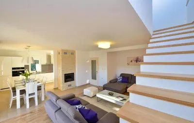 Kuhinja ili čajna kuhinja u objektu Luxurious Home In Unesic With Sauna