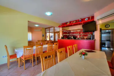Kuhinja ili čajna kuhinja u objektu Villa D&I