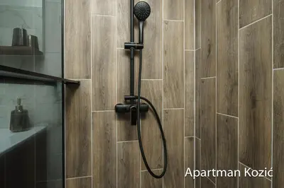 Kupaonica u objektu Apartmani Kozić