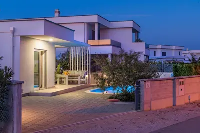 Bazen u objektu VILLA JADRIJA BEACH ili u blizini