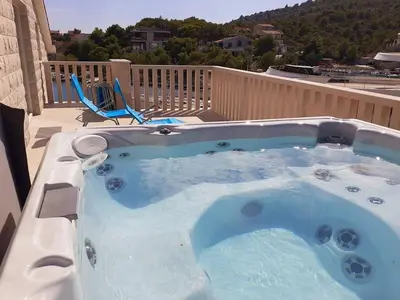 Bazen u objektu Seaside holiday house Razanj, Rogoznica - 19159 ili u blizini