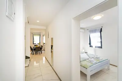 Krevet ili kreveti u jedinici u objektu Villa Essenza Rossa in Vodice only 650 meters from the beach