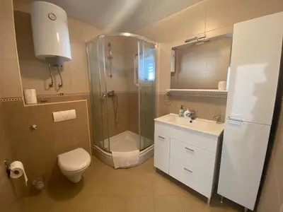 Kupaonica u objektu Lucich Apartments Srima