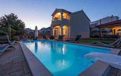 Bazen u objektu Stunning Home In Pirovac With Kitchen ili u blizini