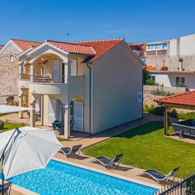 Stunning Home In Pirovac With Kitchen