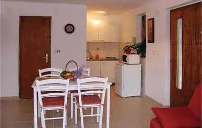 Kuhinja ili čajna kuhinja u objektu Holiday Home Jadrija Iv Iii