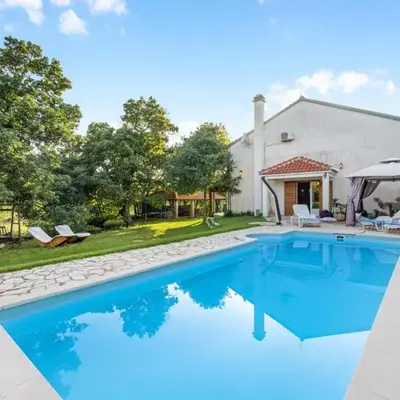 Stunning Home In Lozovac