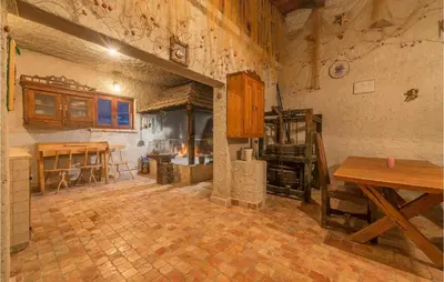 Kuhinja ili čajna kuhinja u objektu Awesome Home In Betina
