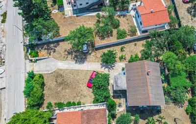 Okolica vikendica ili susjedstvo u blizini