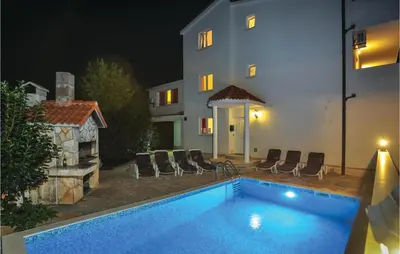 Bazen u objektu Seahorse Apartments ili u blizini