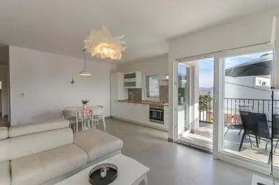 Kuhinja ili čajna kuhinja u objektu Apartments Tribunj Mali mago