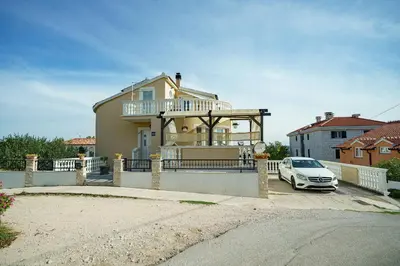 Zgrada u kojoj se nalazi apartman