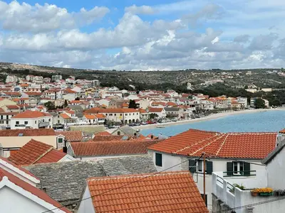 Pogled na grad 'Primošten' ili pogled na grad iz apartmana