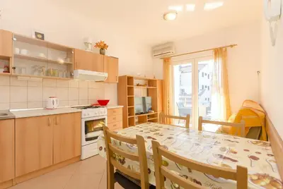 Kuhinja ili čajna kuhinja u objektu Apartment Zdravko
