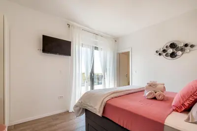 TV i/ili zabavni centar u objektu VILLA MIRAKUL