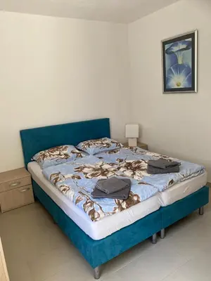 Krevet ili kreveti u jedinici u objektu Villa Pina Tisno Apartment Zonsa 2 Pers