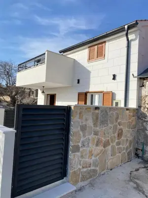 Zgrada u kojoj se nalazi vila