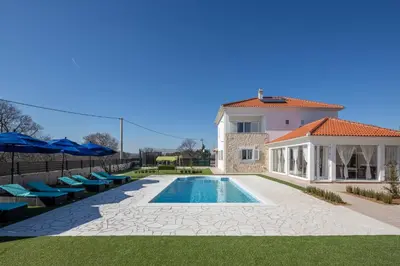 Bazen u objektu Villa Darina ili u blizini