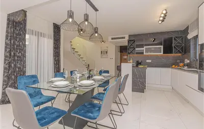 Kuhinja ili čajna kuhinja u objektu Stunning Home In Sibenik - Zaboric