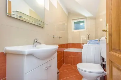 Kupaonica u objektu House Brist