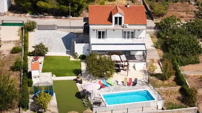 Bazen u objektu Guest house 