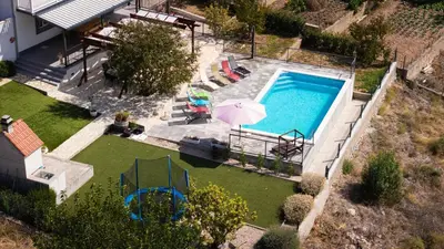 Bazen u objektu Guest house 