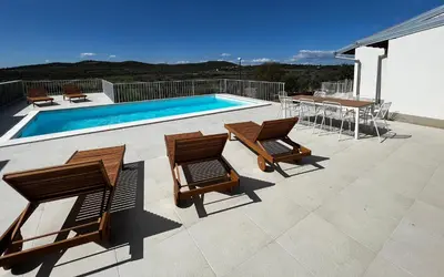 Bazen u objektu Villa Velim - Stunning view & Heated private pool ili u blizini