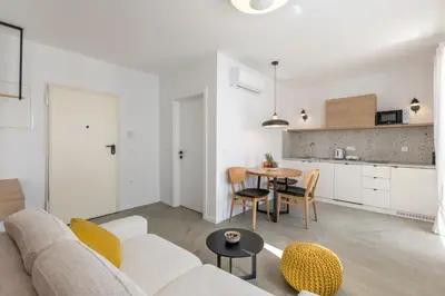 Kuhinja ili čajna kuhinja u objektu PORTO SERENO apartments