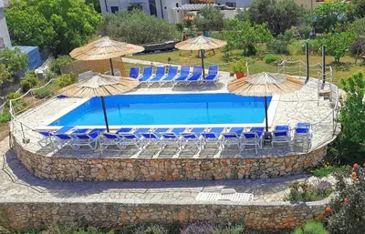 Bazen u objektu Apartments CVITA HOLIDAY - Villa NATALI ili u blizini