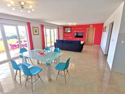 TV i/ili zabavni centar u objektu Apartments CVITA HOLIDAY - Villa NATALI