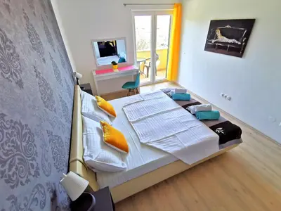 Krevet ili kreveti u jedinici u objektu Apartments CVITA HOLIDAY - Villa NATALI