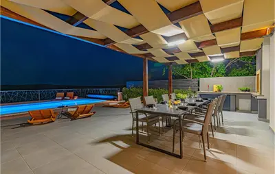 Bazen u objektu Gorgeous Home In Sibenik ili u blizini